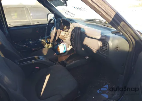 2003 Chevrolet S-10 Ls from USA, damaged, VIN 1GCDT13X13K126819